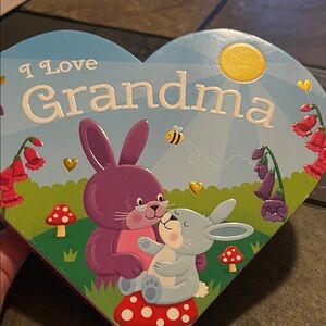 3/$10🎉 Heart-Shaped 'I Love Grandma' Children’s Board Book-EUC